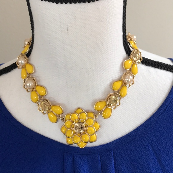kate spade Jewelry - Kate Spade Flower Statement Necklace. kate spade Jewelry - Kate Spade Flower Statement Necklace.